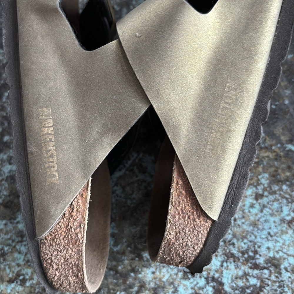 Birkenstock Khaki Metallic Double Strap Sandals
Leather Upper
Cork Sole - Picture 3 of 4